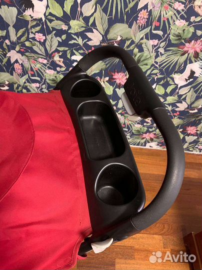 Прогулочная коляска joie muze красная