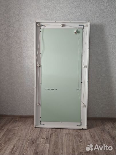 Гримерное зеркало с лампочками напольное