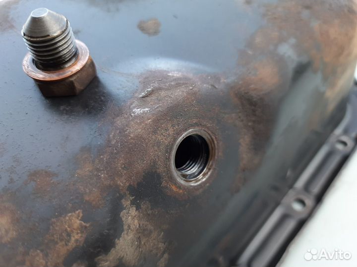 Поддон двигателя Volkswagen Passat B3