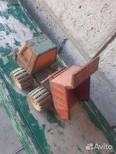 Игрушка машинка железная СССР