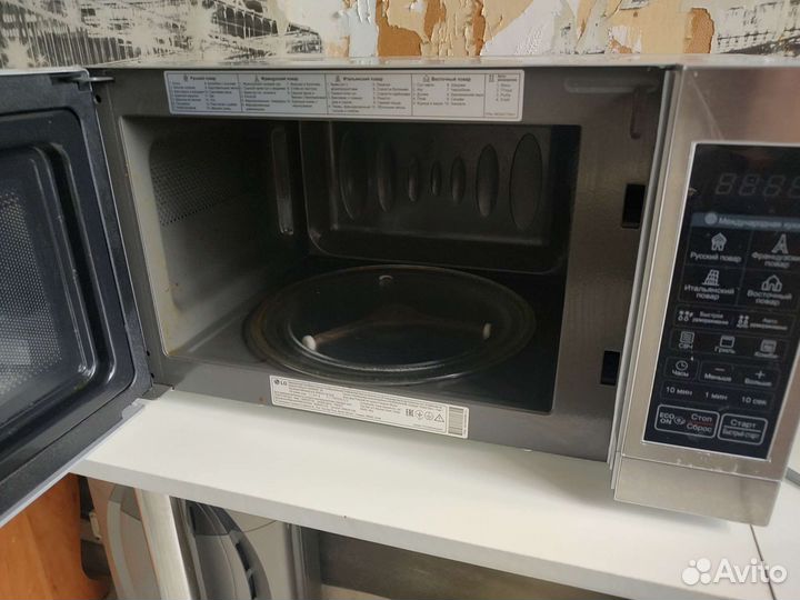 Микроволновая печь LG с грилем mb40m44v
