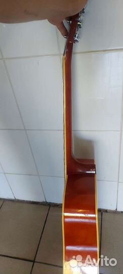 Акустическая гитара