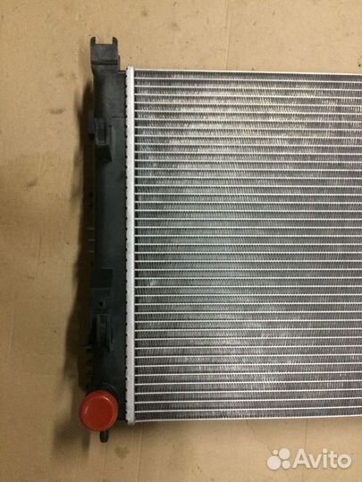 Радиатор охлаждения двигателя Renault Logan 2012