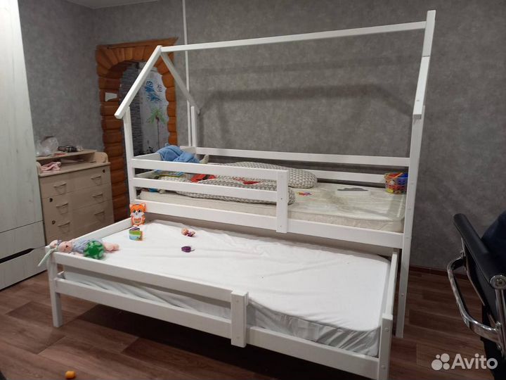 Кроватка домик. Двухъярусная раздвижная. Новая