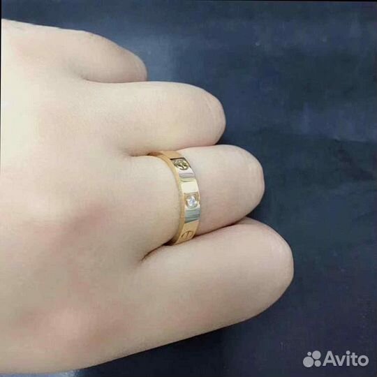 Кольцо Cartier Love, желтое золото с 1 бриллиантом 0,02ct