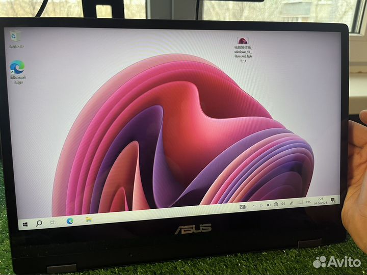 Мощный и крутой сенсорный, современный ноутбук