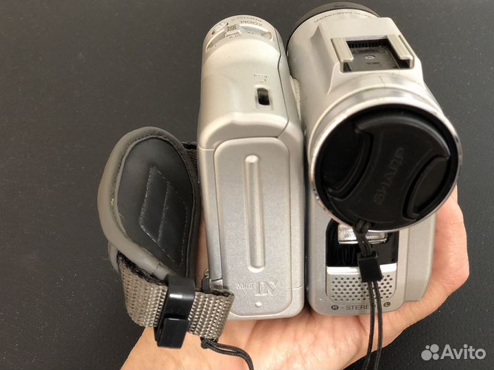 Видеокамера Sharp VL-Z950S