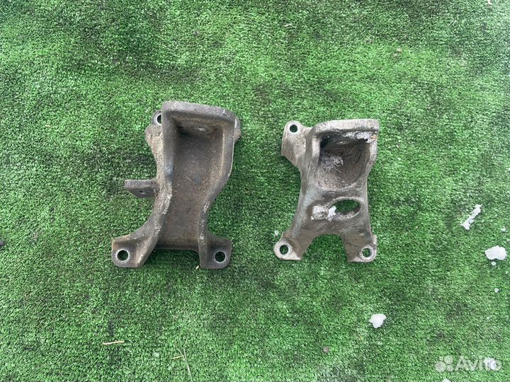 Кронштейн опоры двигателя сузуки гранд витара