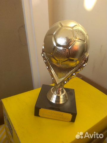 Кубок футбольный