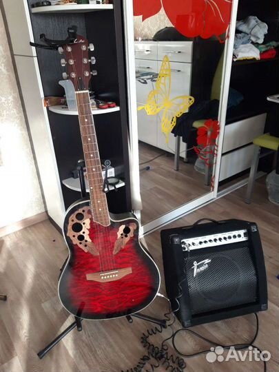 Электроакустическая гитара с комбиком