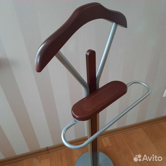 Вешалка напольная костюмная