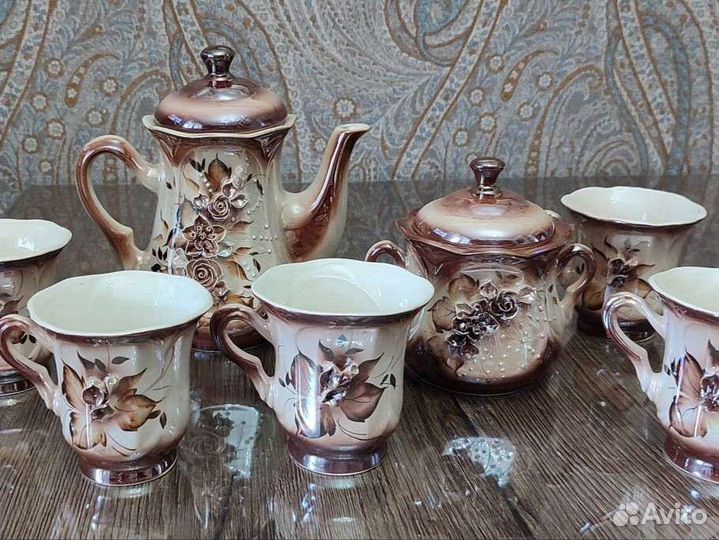 Чайник заварочный, сахарница, чашки