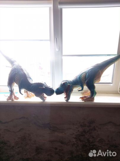 Динозавры игрушки