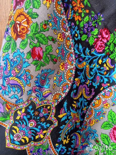 Павловопосадская шаль (платок) Медальоны - 18