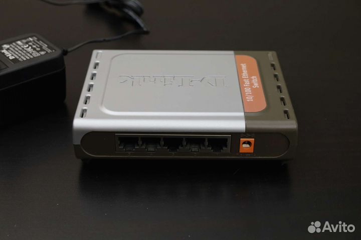 Коммутатор D-Link DES-1005D