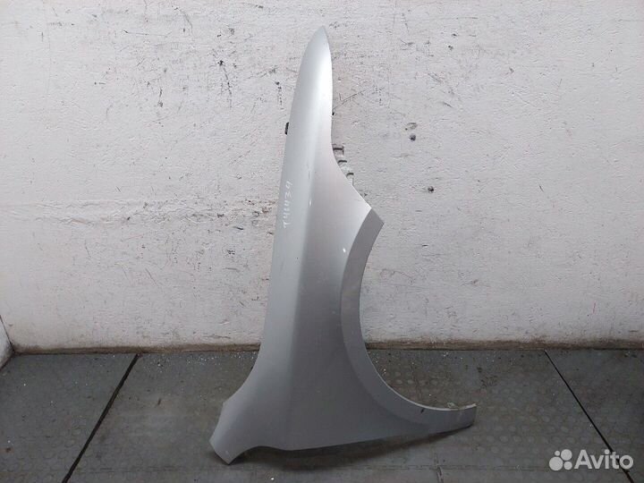 Крыло Skoda SuperB, 2011