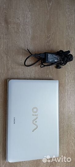 Ноутбук Sony vaio SVE1511V1R i5 2450M/4096Mb/SSD