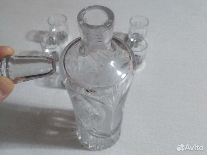 Продам набор рюмок и графин хрустальный