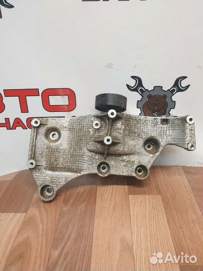 Кронштейн генератора LADA X-Ray