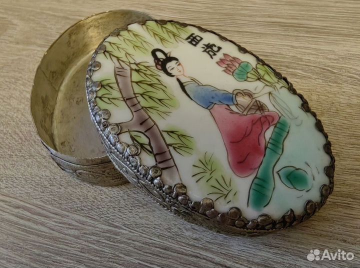 Шкатулка, табакерка