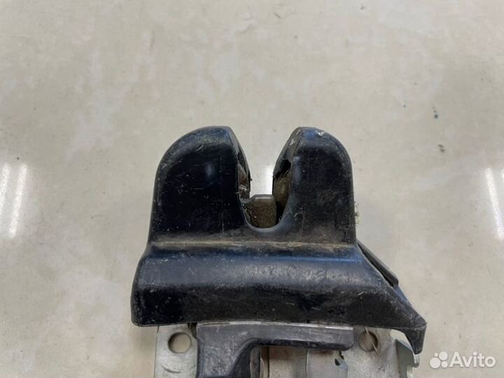 Замок багажника Mitsubishi Lancer 9 4G18 2005