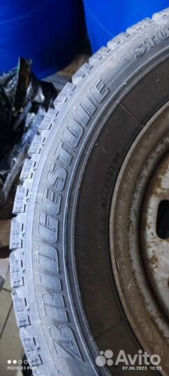 R16 Bridgestone Blizzak Revo GZ 215/65, PCD 5x139.7 DIA 108.5