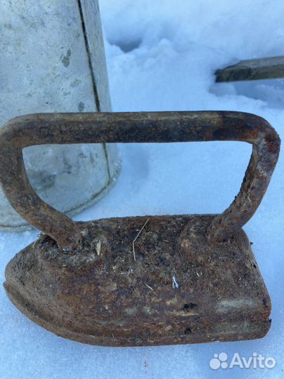 Предметы советского быта.Бидон и утюг СССР