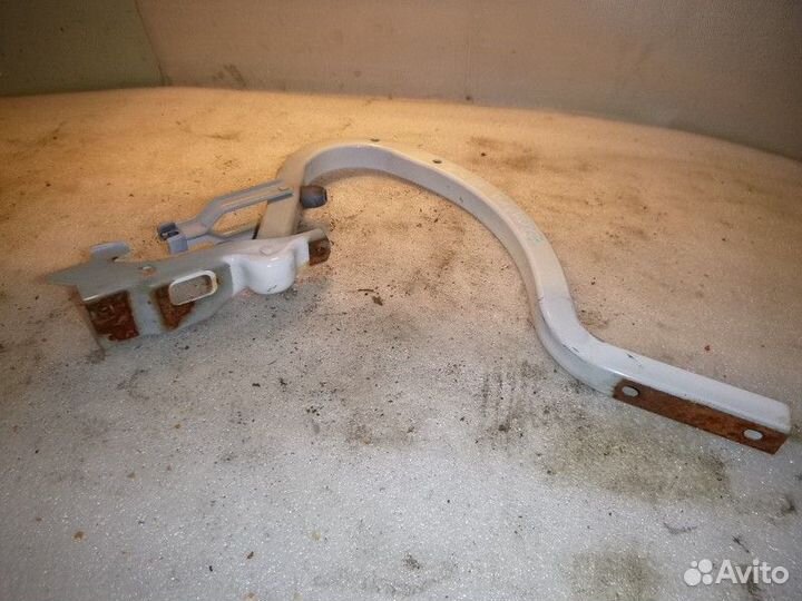Петля крышки багажника hyundai elantra elantra 2016