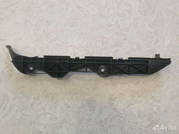 Кронштейн заднего бампера toyota raum 20