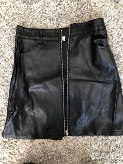 Женская юбка на замке