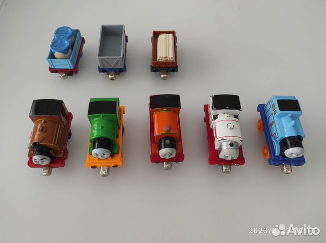Игрушка паровозик Томас