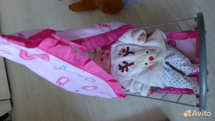 Кроватка для куклы с балдахином