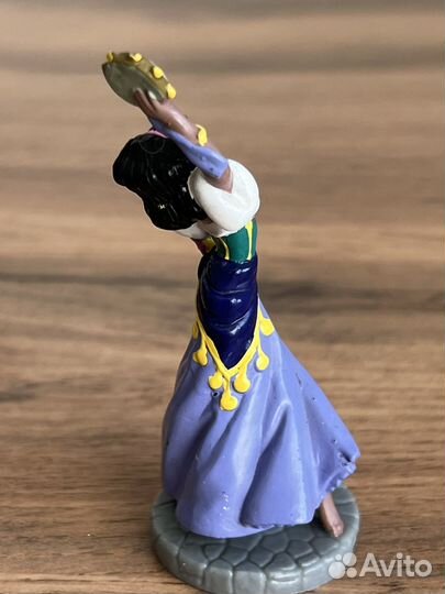 Эсмеральда цыганка фигурка дисней