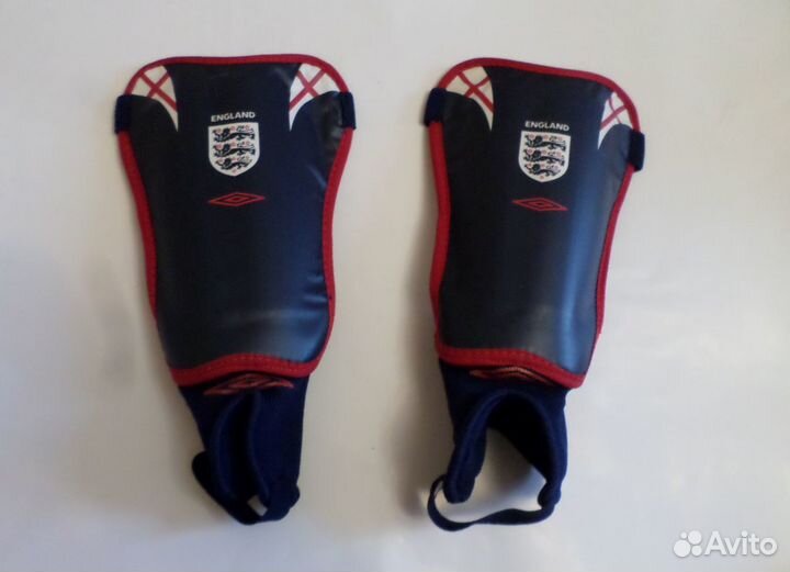 Ласты. Коньки. Гантели. Мяч. Щитки. Обруч