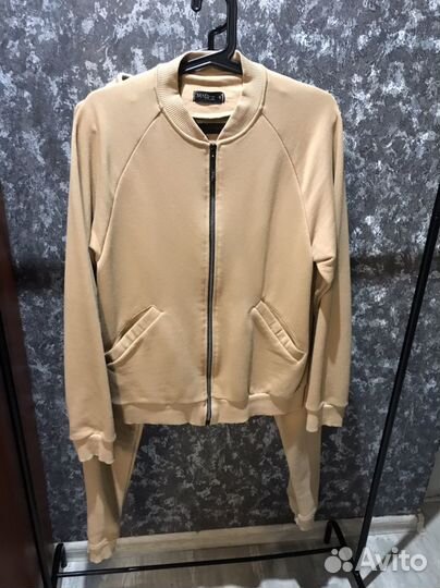 Спортивный костюм женский