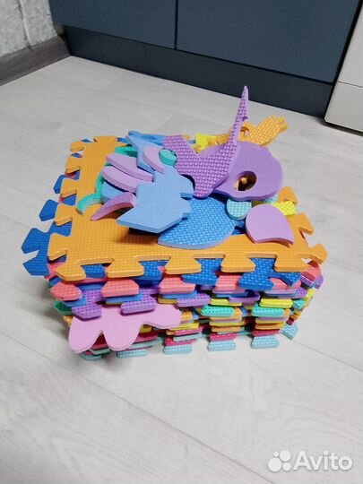 Развивающие игрушки для малышей пакетом