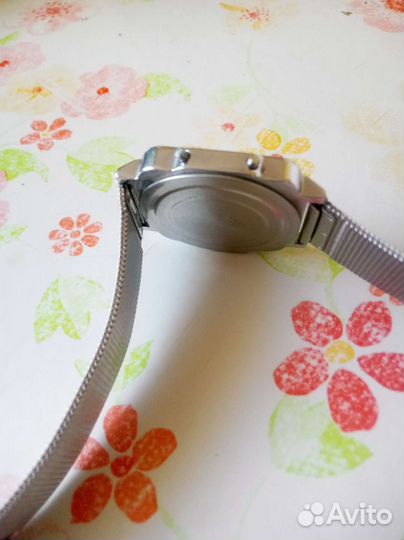 Часы электроника редкие 8 мелодий