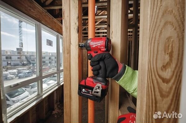 Аккумуляторный шуруповерт Milwaukee M18 FID3-502X