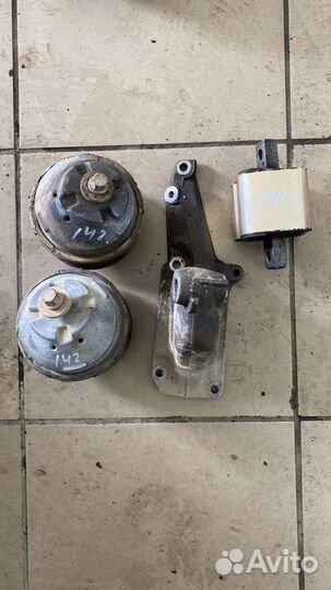 Кронштейн двигателя АКПП Mercedes Benz W220