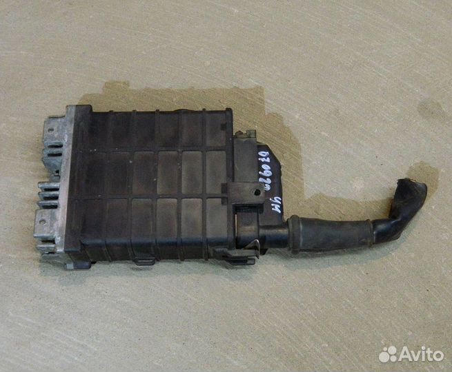 Блок управления двс VW Passat B3 1.8 RP