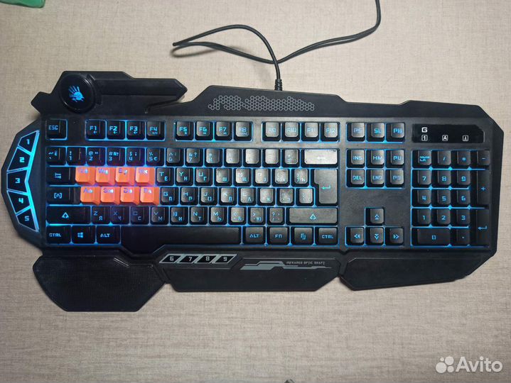 Клавиатура игровая + мышка игровая