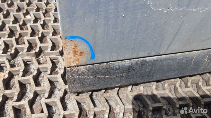 Дверь передняя правая volkswagen passat B6 2005