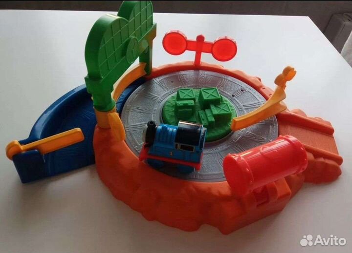 Томас и его друзья