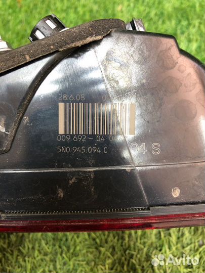 Фонарь крышки багажника правый Volkswagen Tiguan