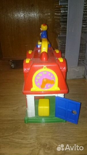 Развивающий домик,пылесос и мячик