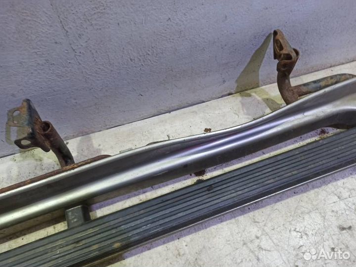 Подножка левая Митсубиси