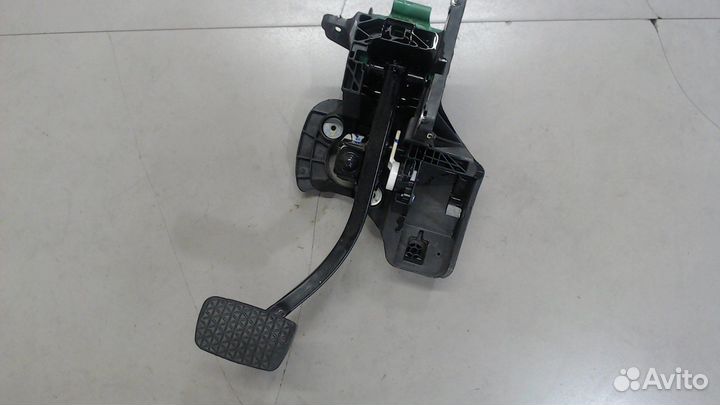 Педаль тормоза Chevrolet Malibu, 2017