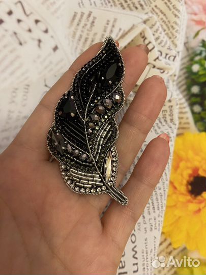 Брошь веточка,перо