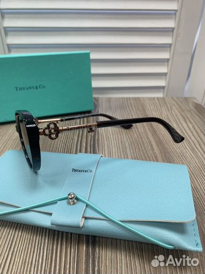 Солнцезащитные очки Tiffany and Co