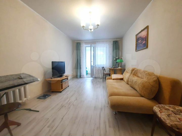 2-к. квартира, 51 м², 1/6 эт.